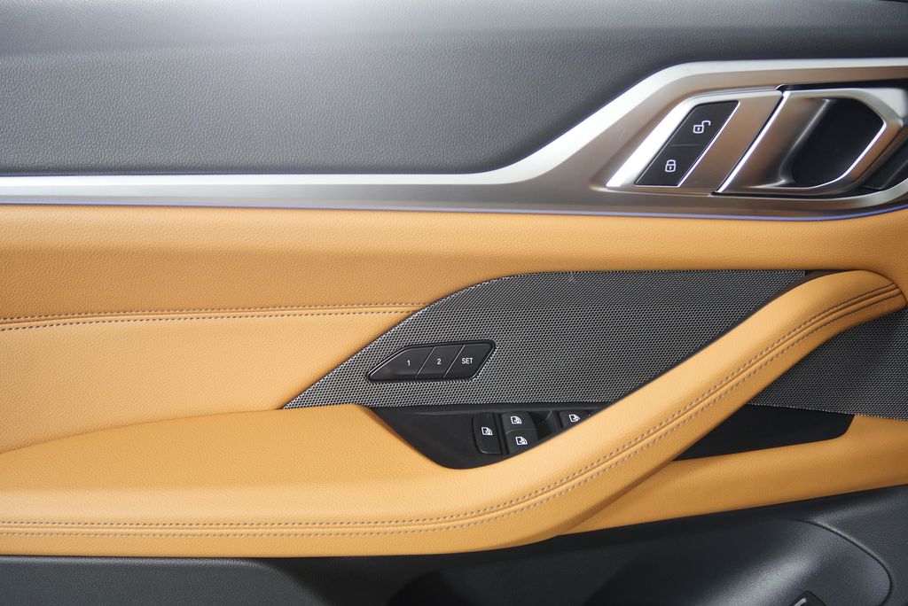 Thumbnail: 2025 BMW i4 - 9