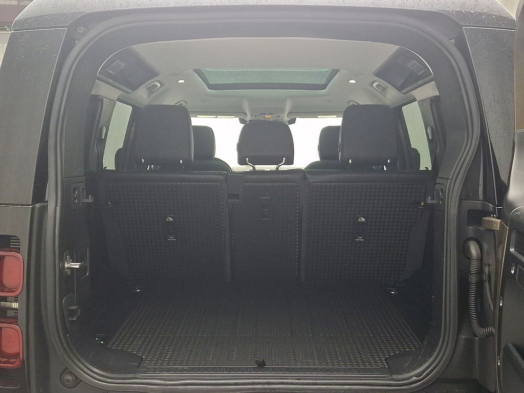 Thumbnail: 2020 Land Rover Defender - 28