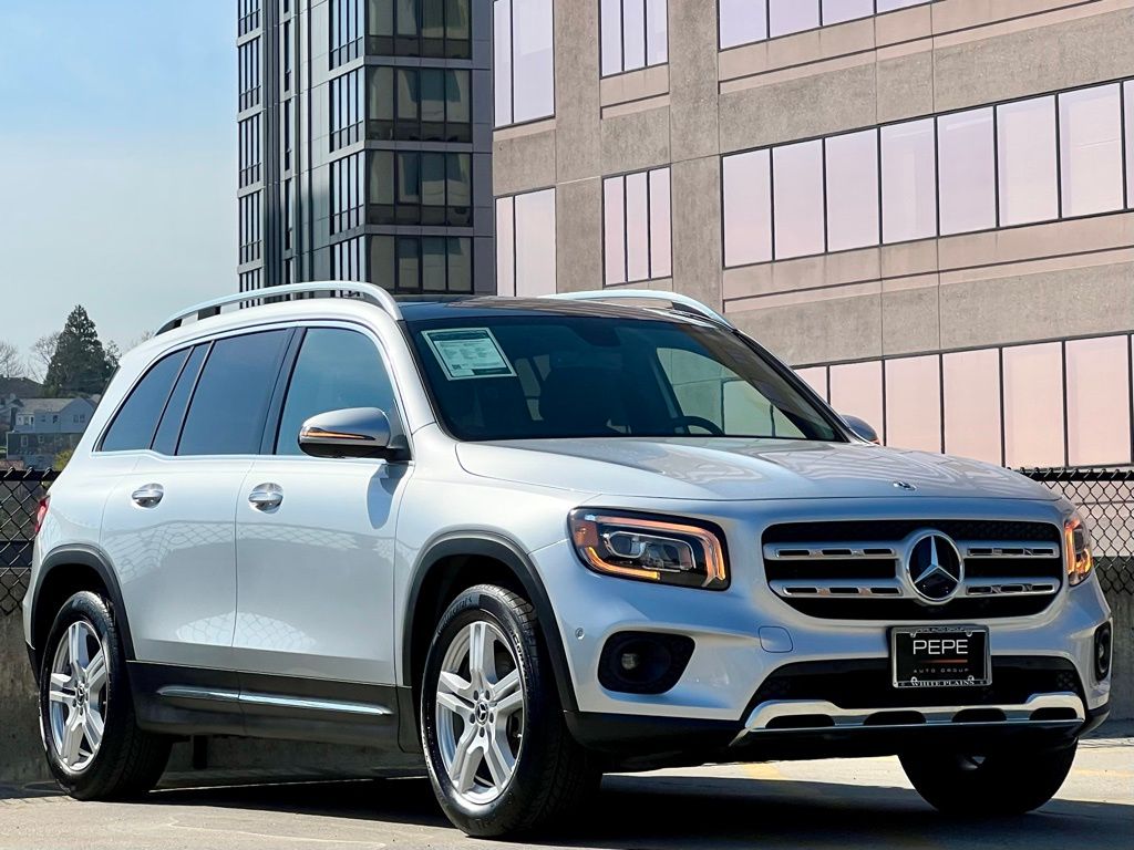 Iridium Silver Metallic 2023 Mercedes-Benz GLB 250 4MATIC SUV / Crossover All-Wheel Drive 8-Speed Dual Clutch