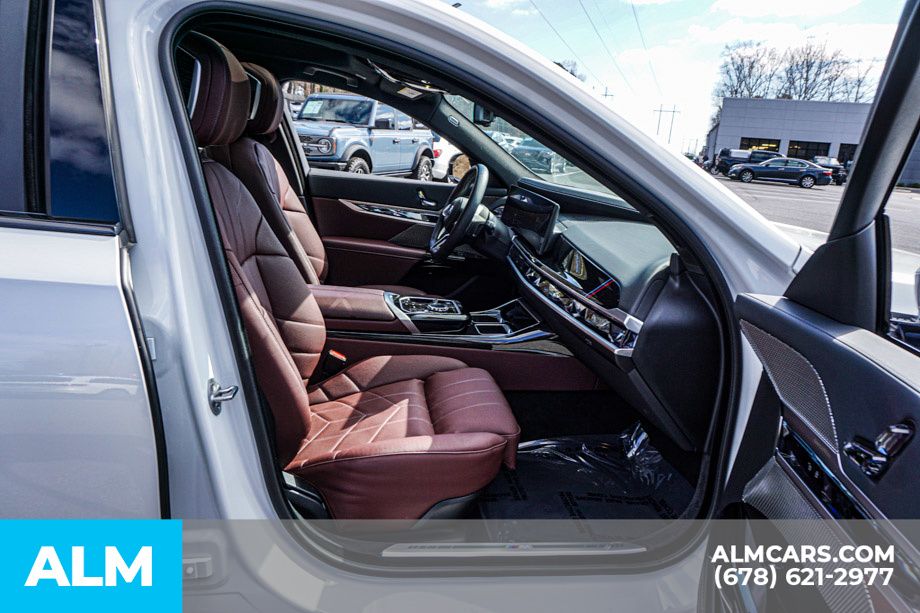 Used 2025 White BMW eDrive50 image 24