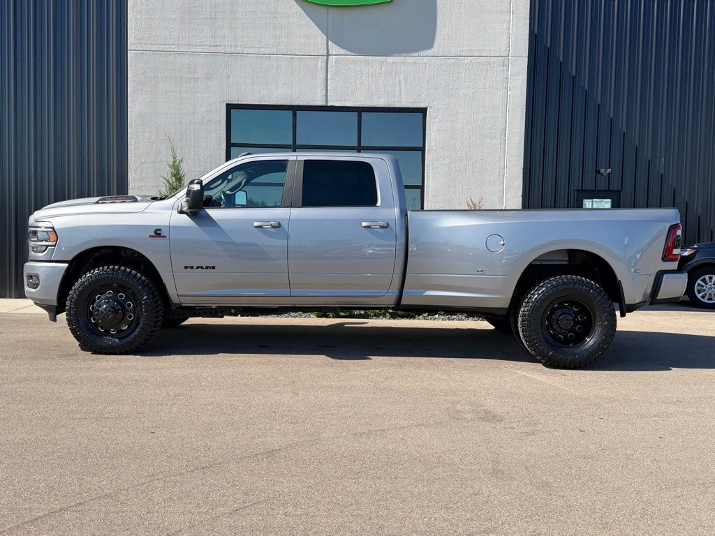 View vehicle photo 2