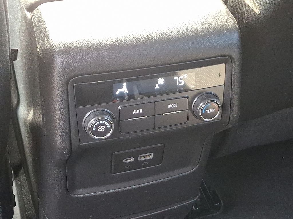 Thumbnail: 2023 GMC Acadia - 11