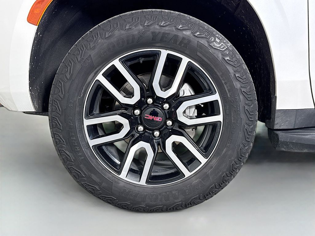 Thumbnail: 2023 GMC Yukon - 32