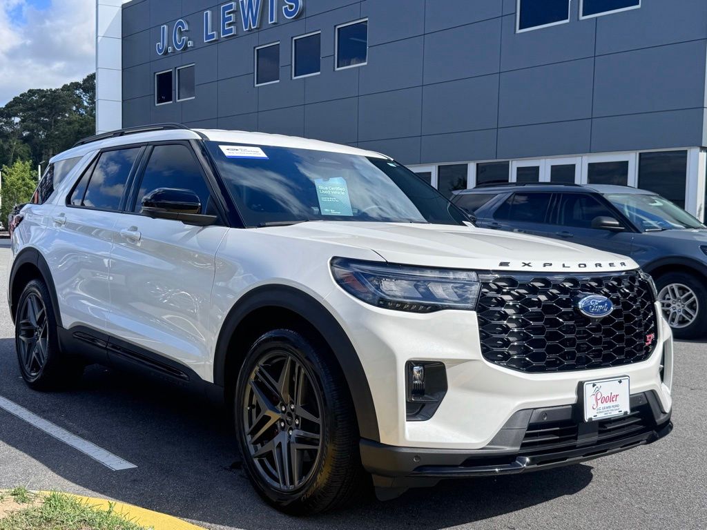 2025 Ford Explorer ST (PL535)'s photo