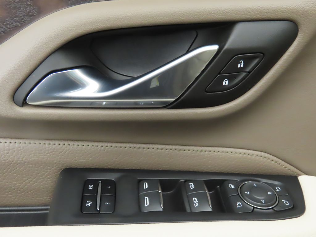 Thumbnail: 2023 GMC Yukon XL - 20