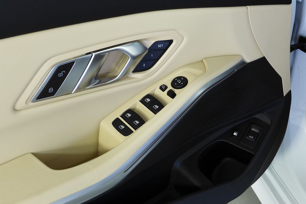 Thumbnail: 2023 BMW 3 Series - 12