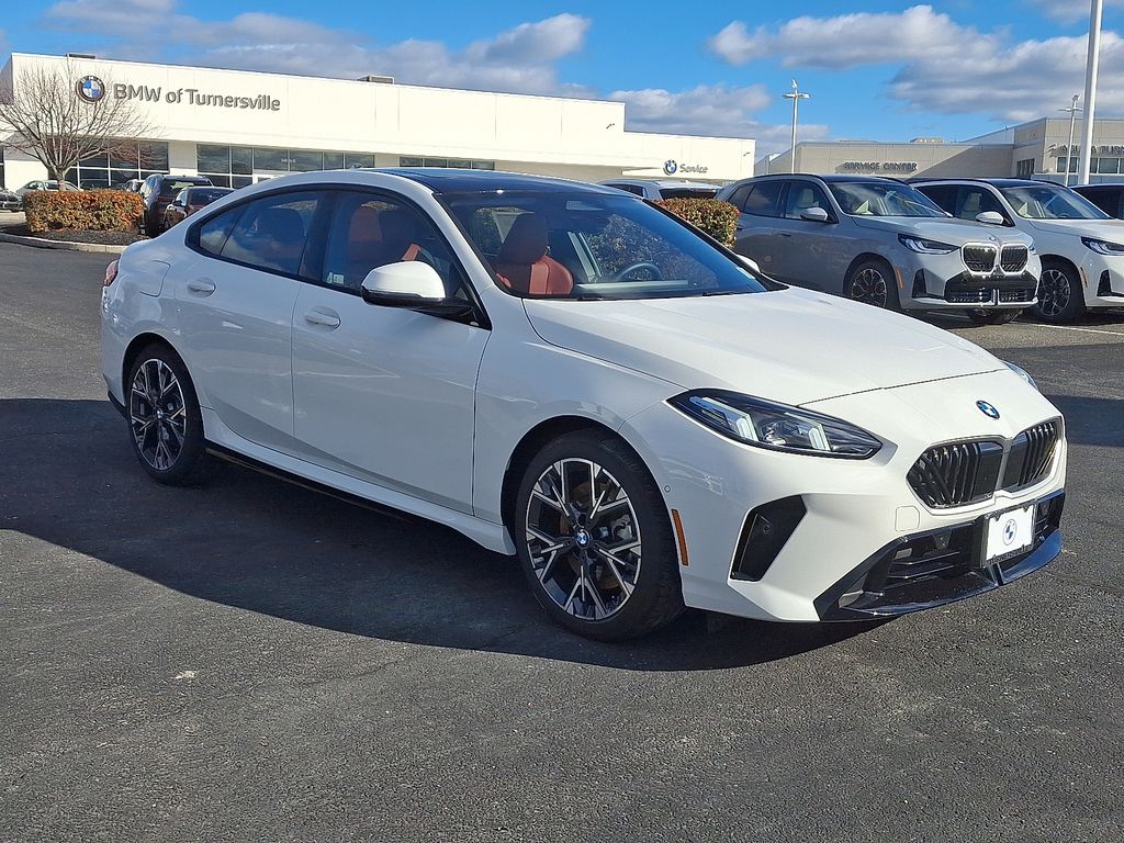 Thumbnail: 2025 BMW 2 Series - 3