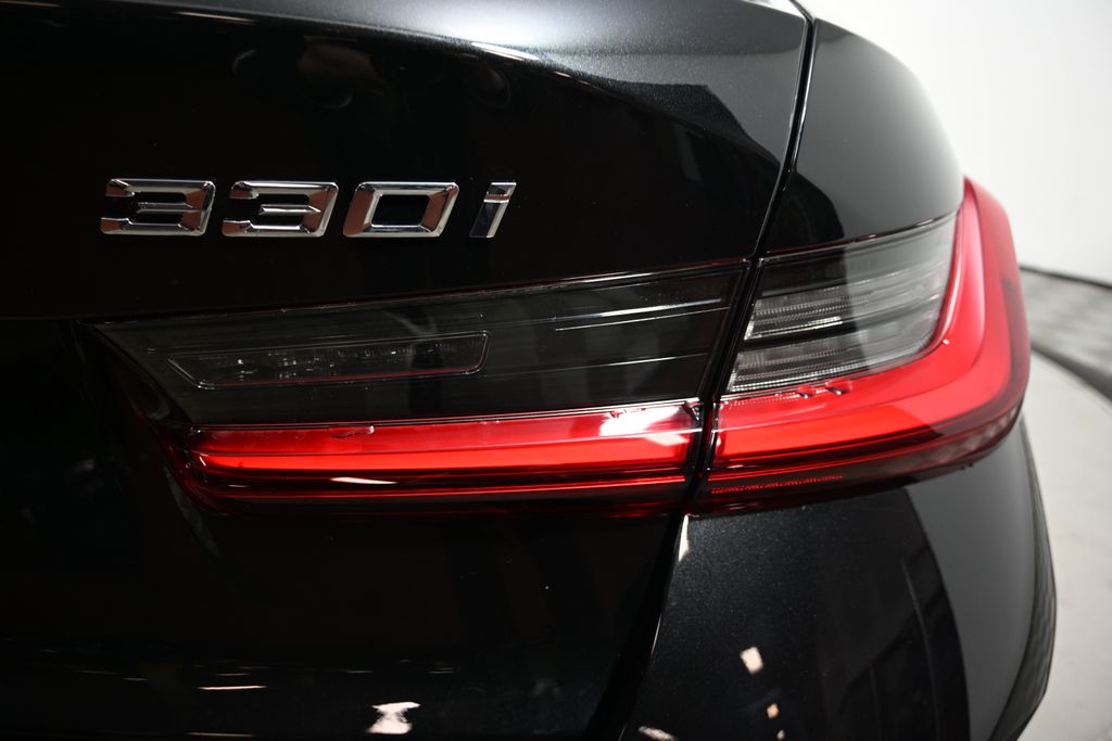 Thumbnail: 2025 BMW 3 Series - 11