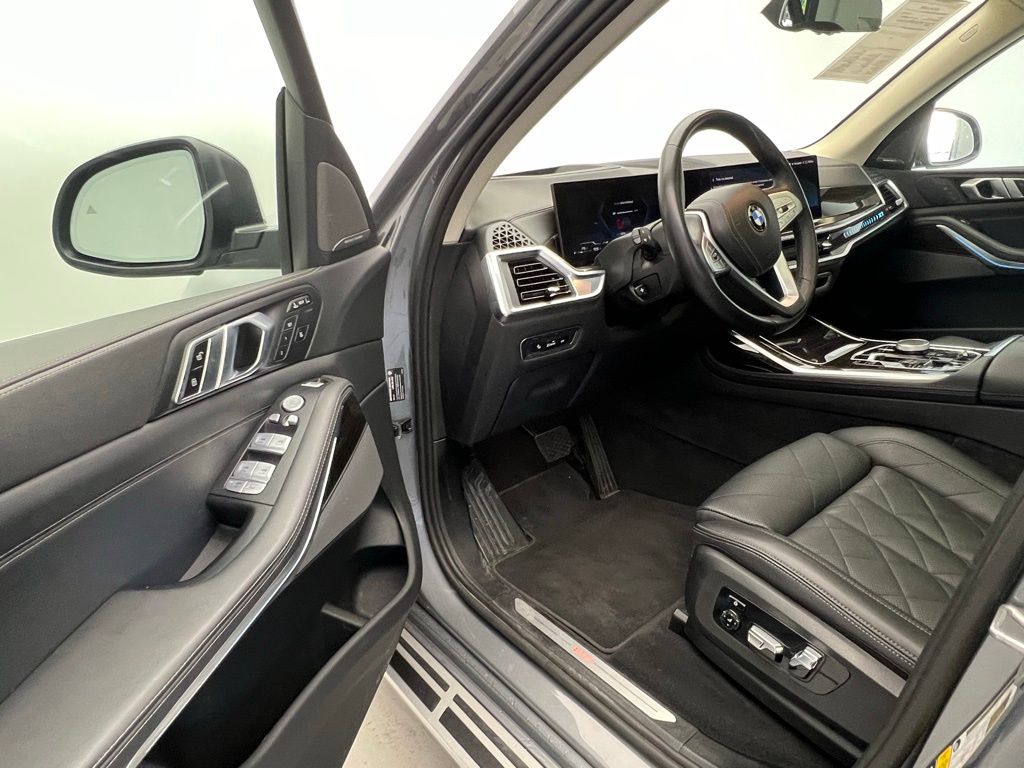 Thumbnail: 2024 BMW X7 - 23