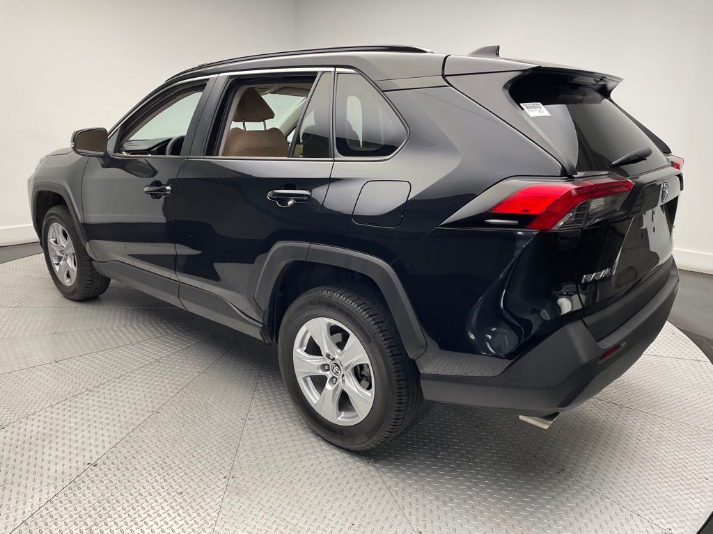 2021 Toyota RAV4 XLE 7