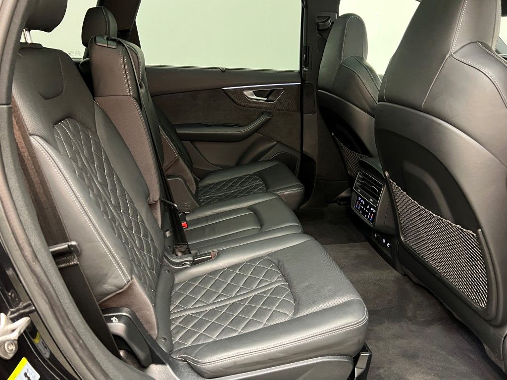 Thumbnail: 2021 Audi SQ7 - 16