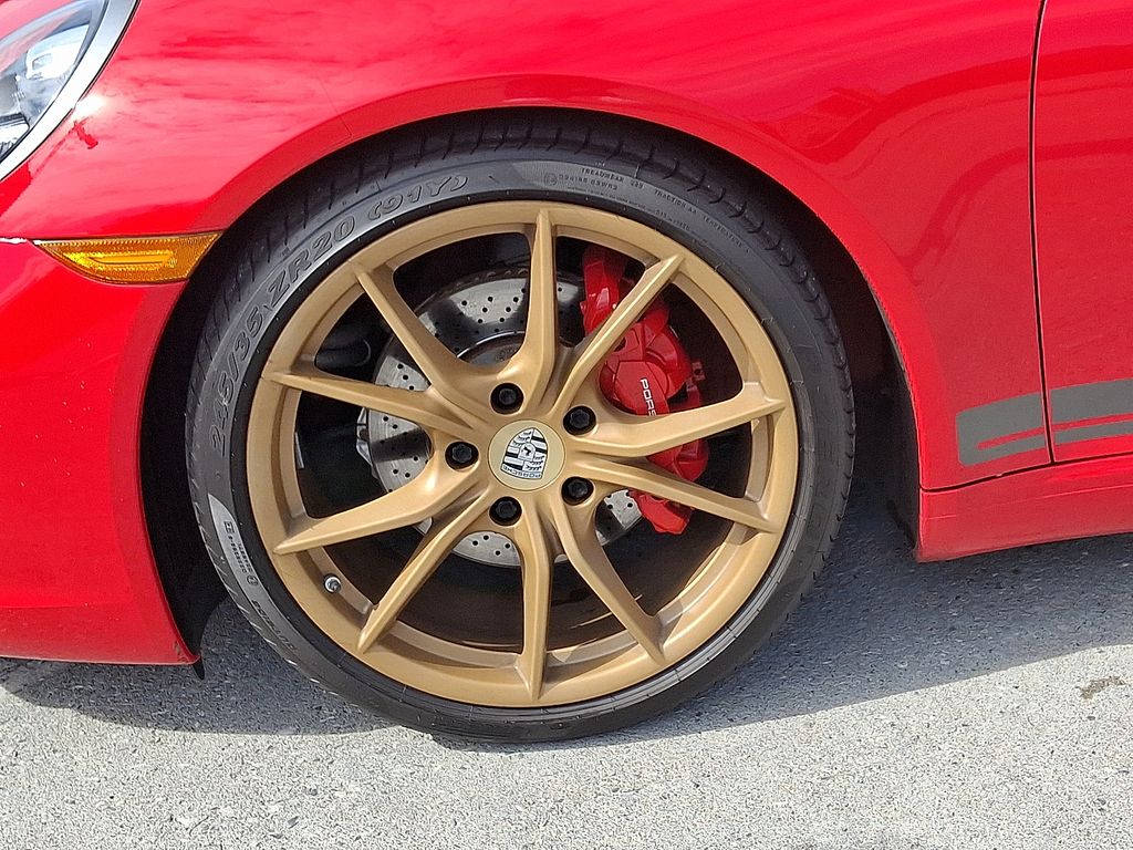 Thumbnail: 2019 Porsche 911 - 10