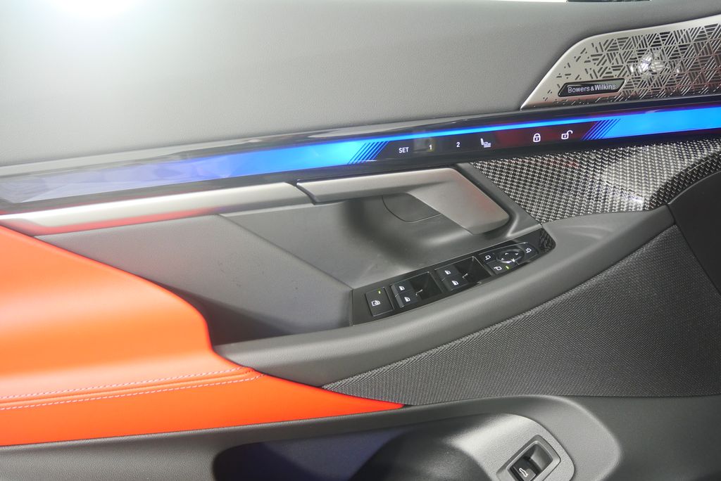 Thumbnail: 2027 BMW M5 - 8