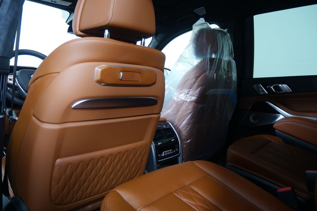 2026 BMW X7 Alpina XB7 22