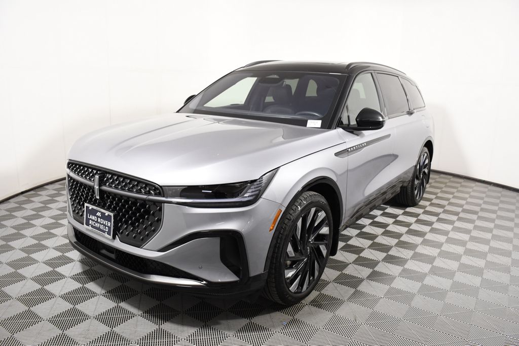 Lustrous Gray Metallic 2025 Lincoln Nautilus Reserve AWD SUV / Crossover All-Wheel Drive 8-Speed Automatic