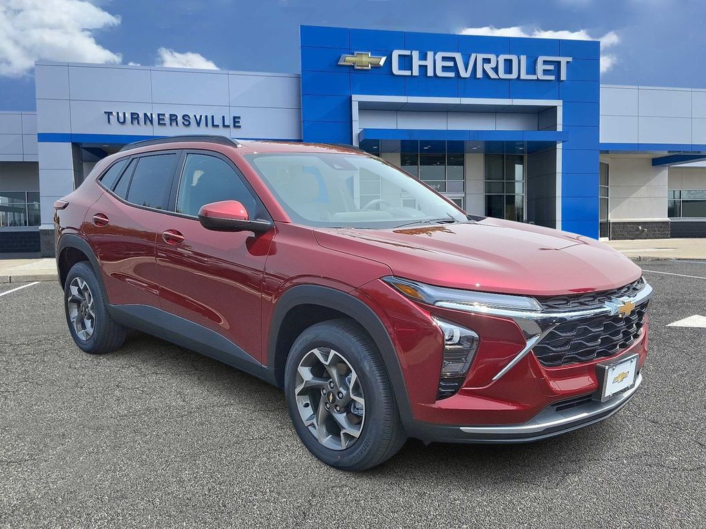 2025 Chevrolet Trax LT 2