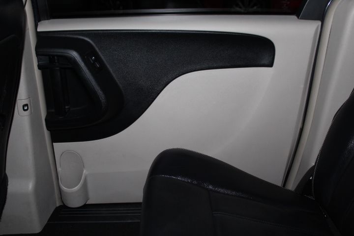 Used Car 2013 Chrysler Town & Country  Sports Van Touring Front Wheel Drive For Sale Under $10,000 In Georgetown, Texas
