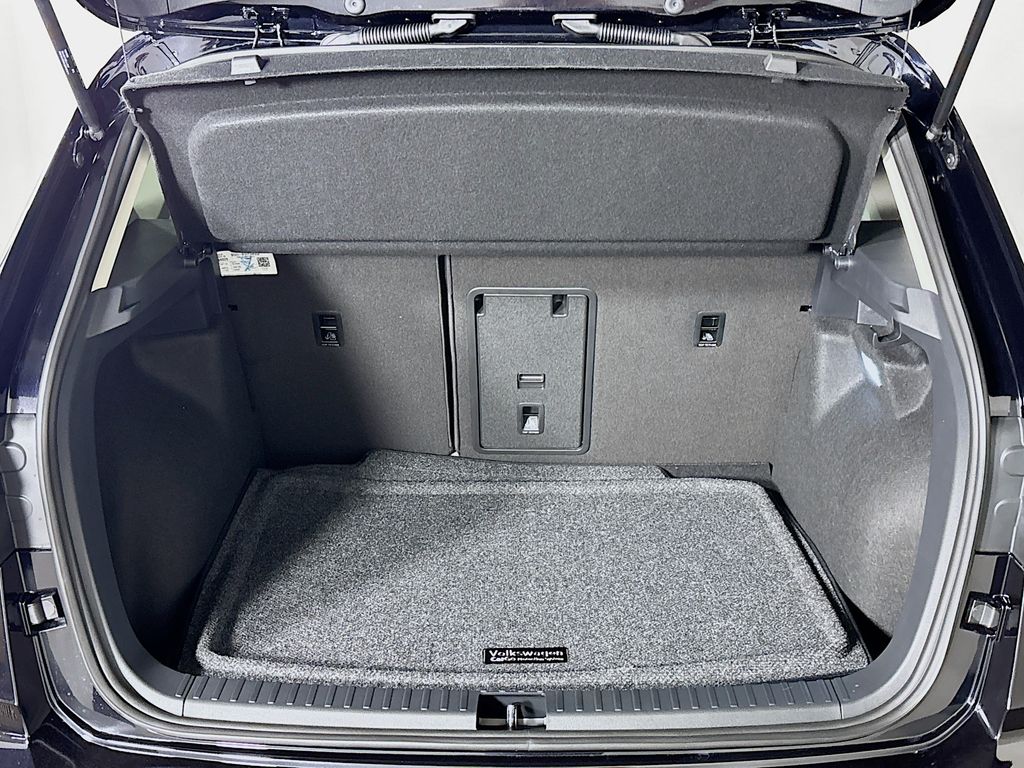 2025 Volkswagen Taos 1.5T SE Black