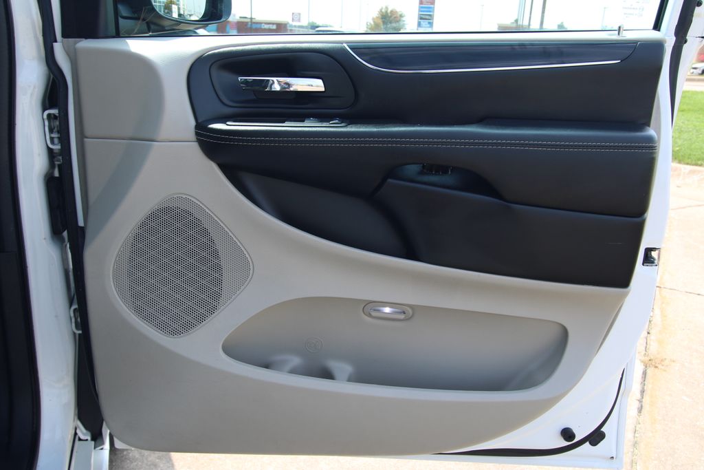 Used 2019 Dodge Grand Caravan Van