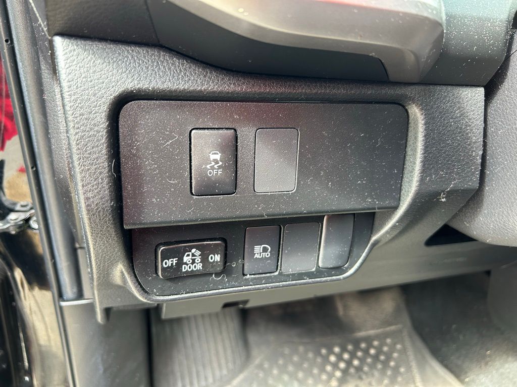 Thumbnail: 2023 Toyota Tacoma - 17