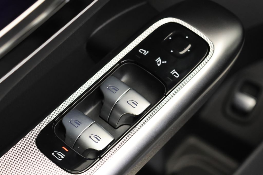 Thumbnail: 2026 Mercedes-Benz GLC - 32