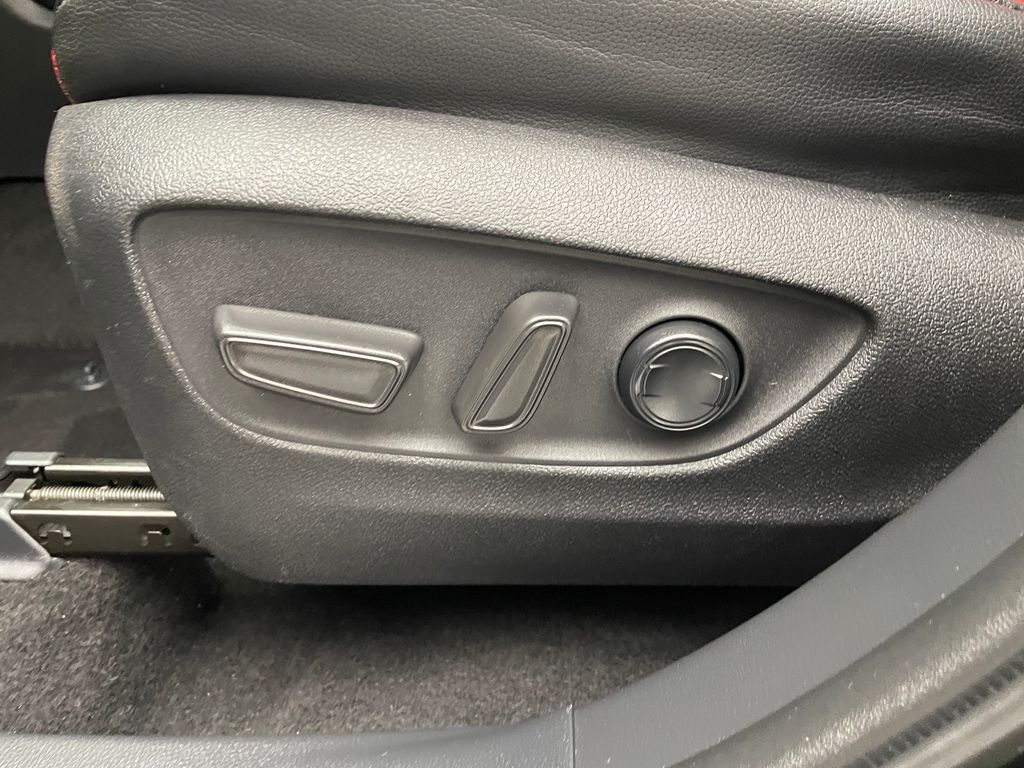 Thumbnail: 2021 Toyota Highlander - 14