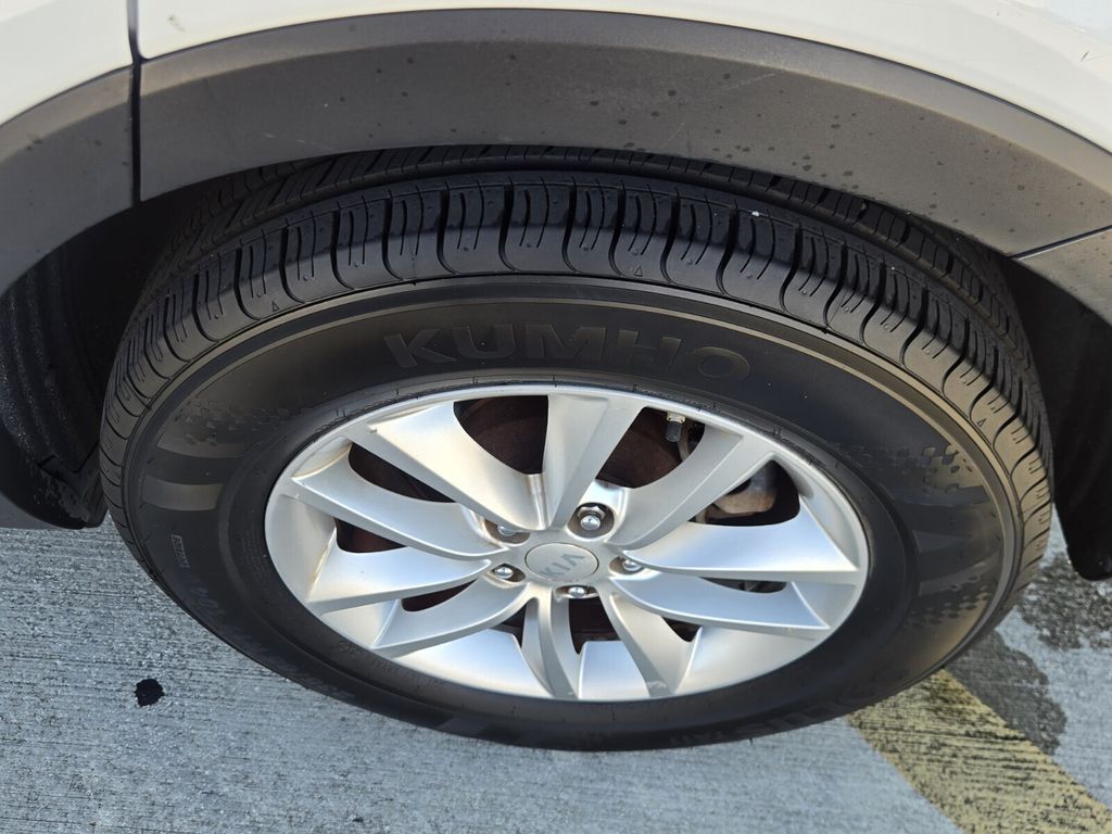 2017 Kia Sorento - $9,875