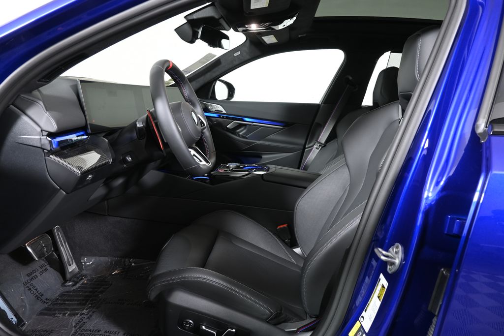Thumbnail: 2026 BMW M5 - 3