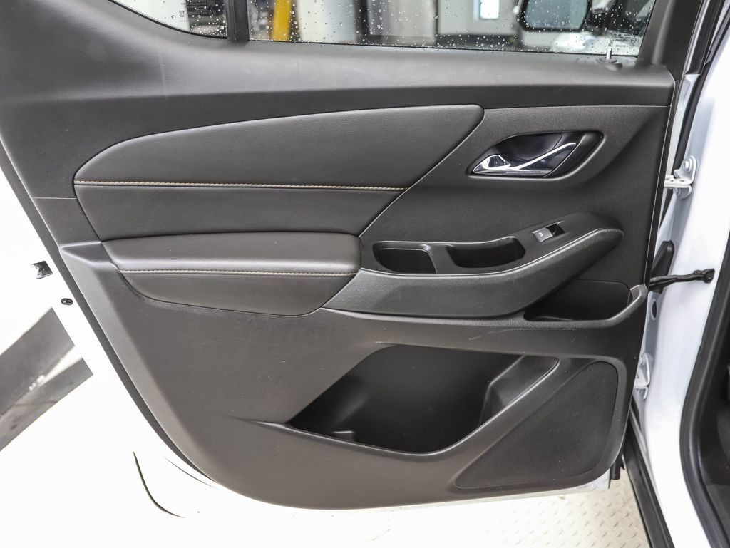 Thumbnail: 2020 Chevrolet Traverse - 20