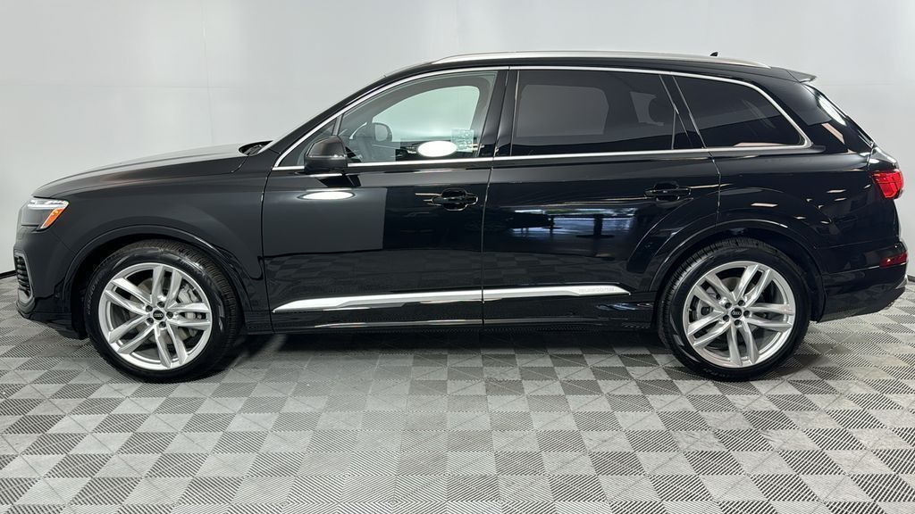 Thumbnail: 2025 Audi Q7 - 2