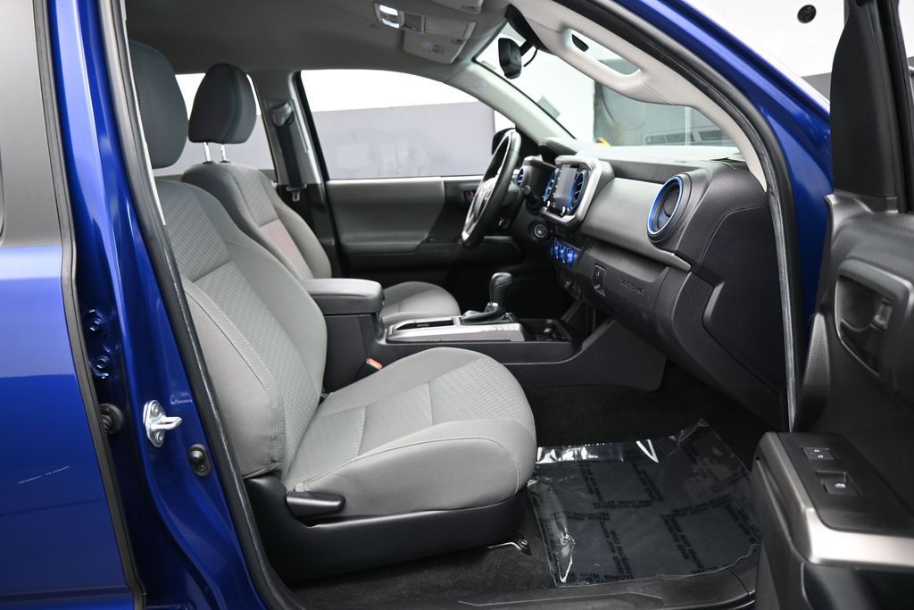 Used 2022 Blue Toyota SR5 image 37