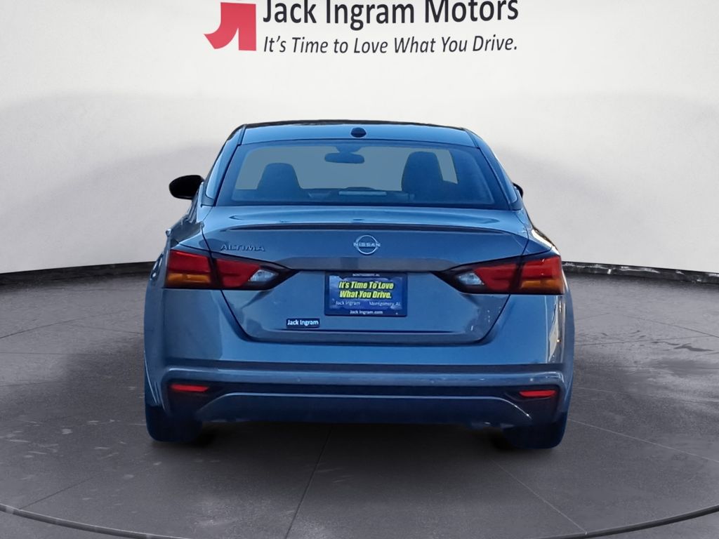 used 2025 Nissan Altima car