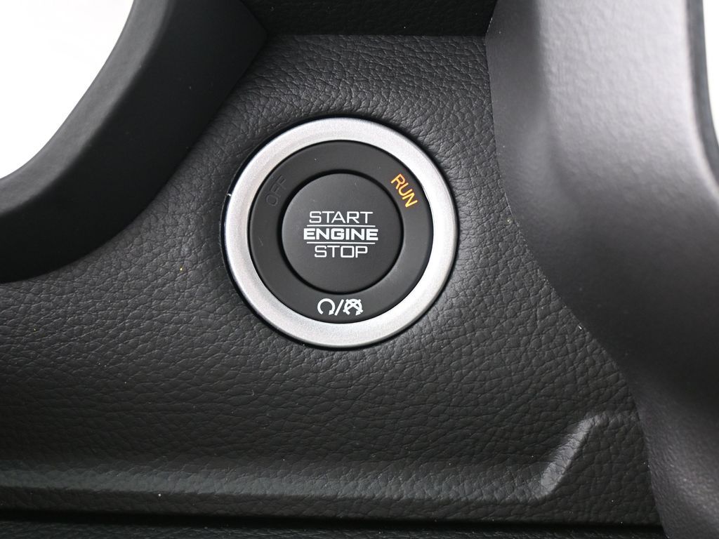 New 2026 Diamond Black Crystal Pearlcoat Ram Big Horn/Lone Star image 25