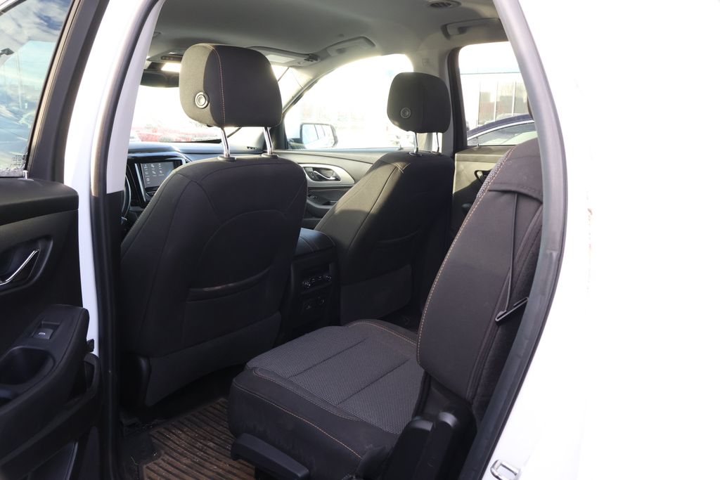 Thumbnail: 2018 Chevrolet Traverse - 30