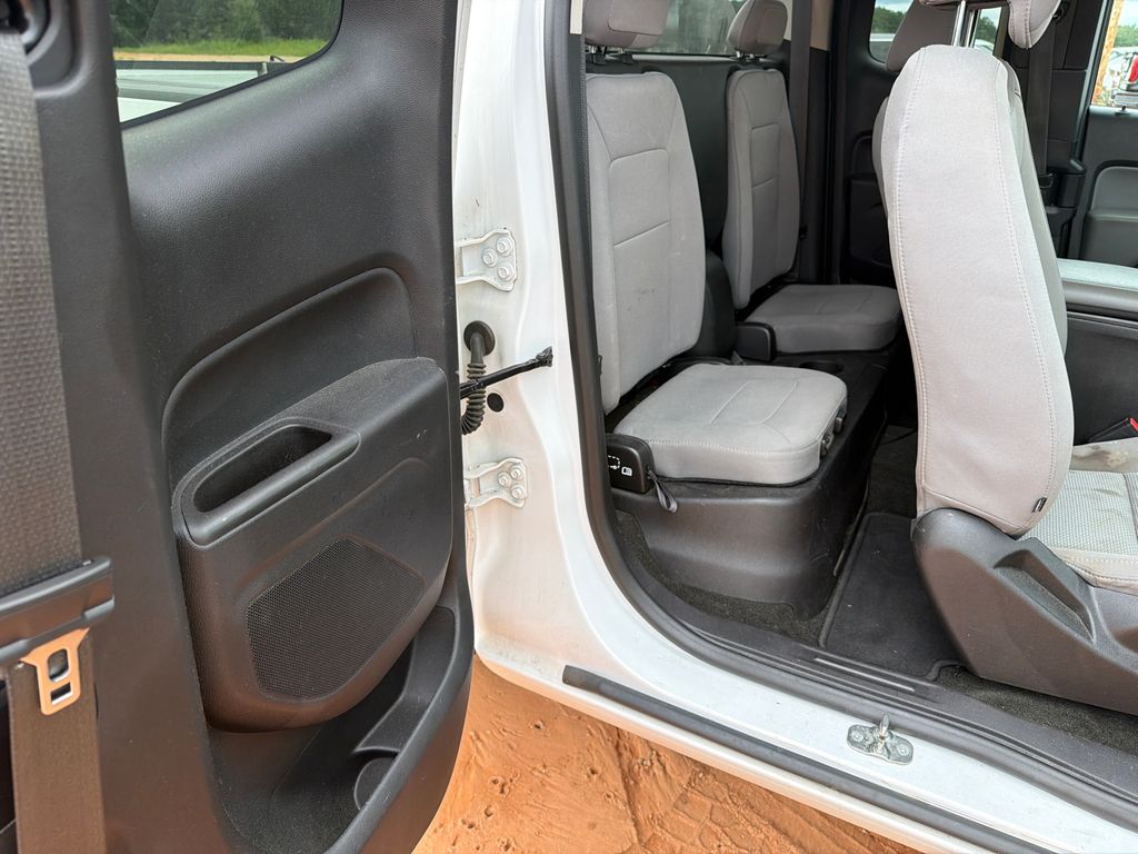 Used 2018 White Chevrolet LT image 13