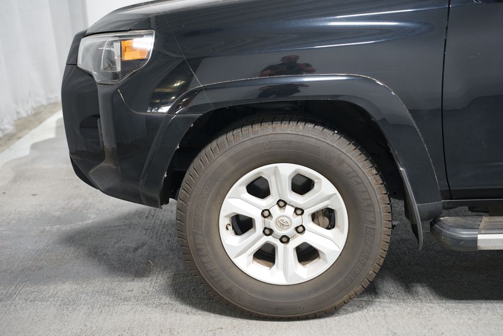 Thumbnail: 2016 Toyota 4Runner - 5