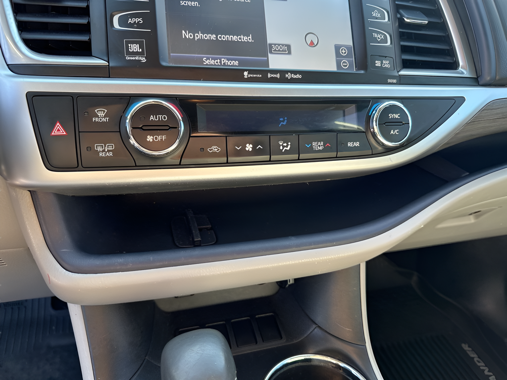 Used Car 2018 Toyota Highlander  For Sale Under $30,000 In Austin, Texas