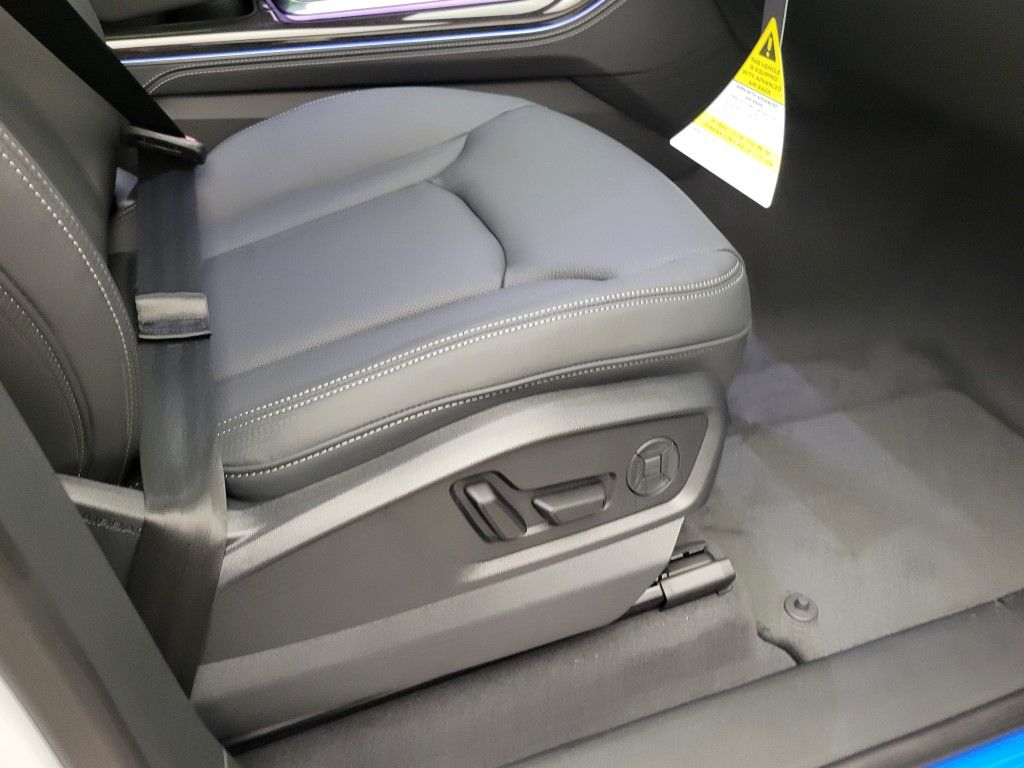 Thumbnail: 2026 Audi Q8 - 15