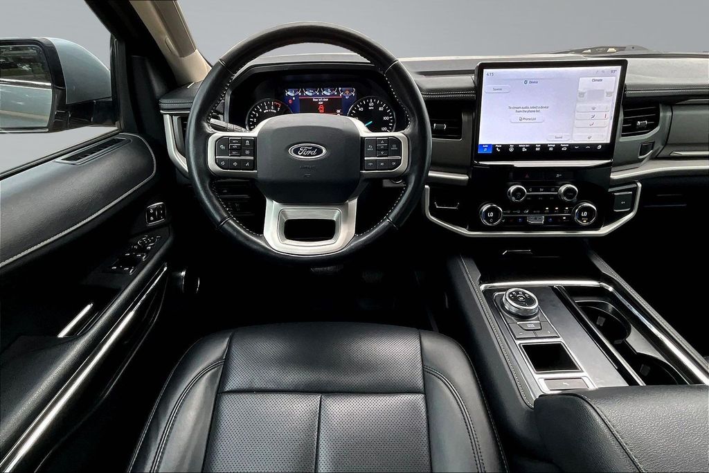 2023 Ford Expedition XLT - 8