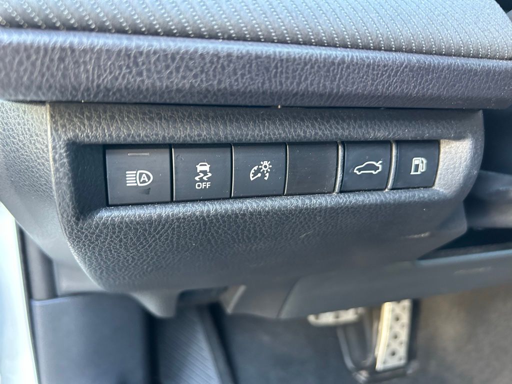 Thumbnail: 2025 Toyota Camry - 17