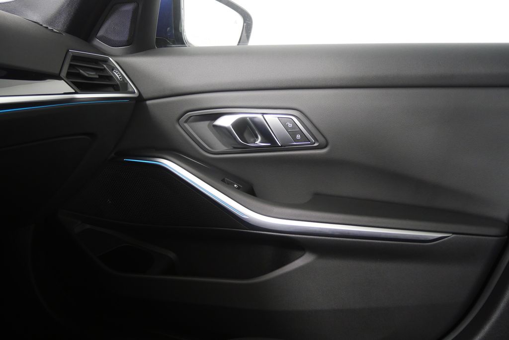 Thumbnail: 2023 BMW 3 Series - 29