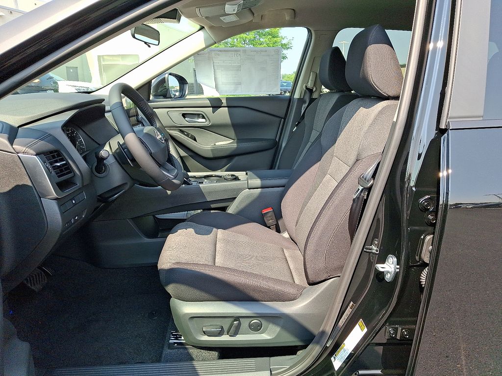 Thumbnail: 2026 Nissan Rogue - 6