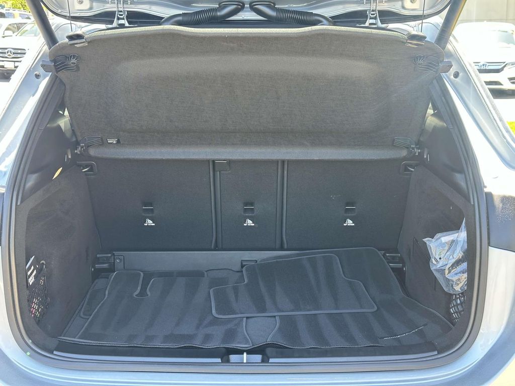 2025 Mercedes-Benz GLA 250 4MATIC 23