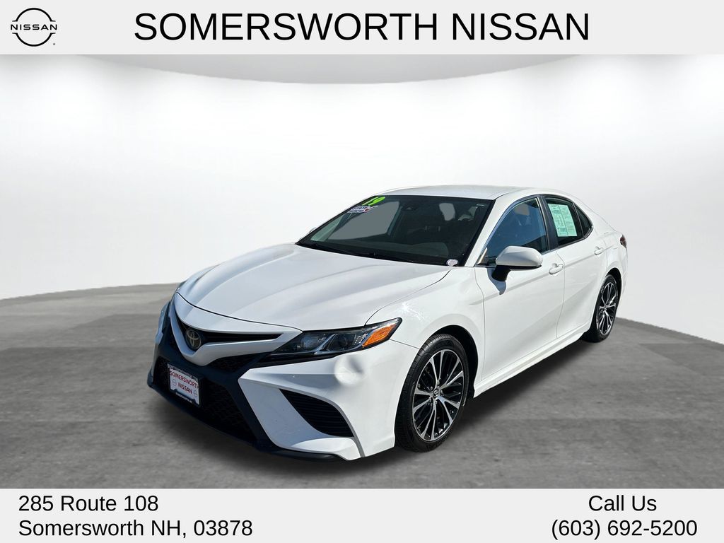 Super White 2019 Toyota Camry Sedan Front-Wheel Drive 8-Speed Automatic