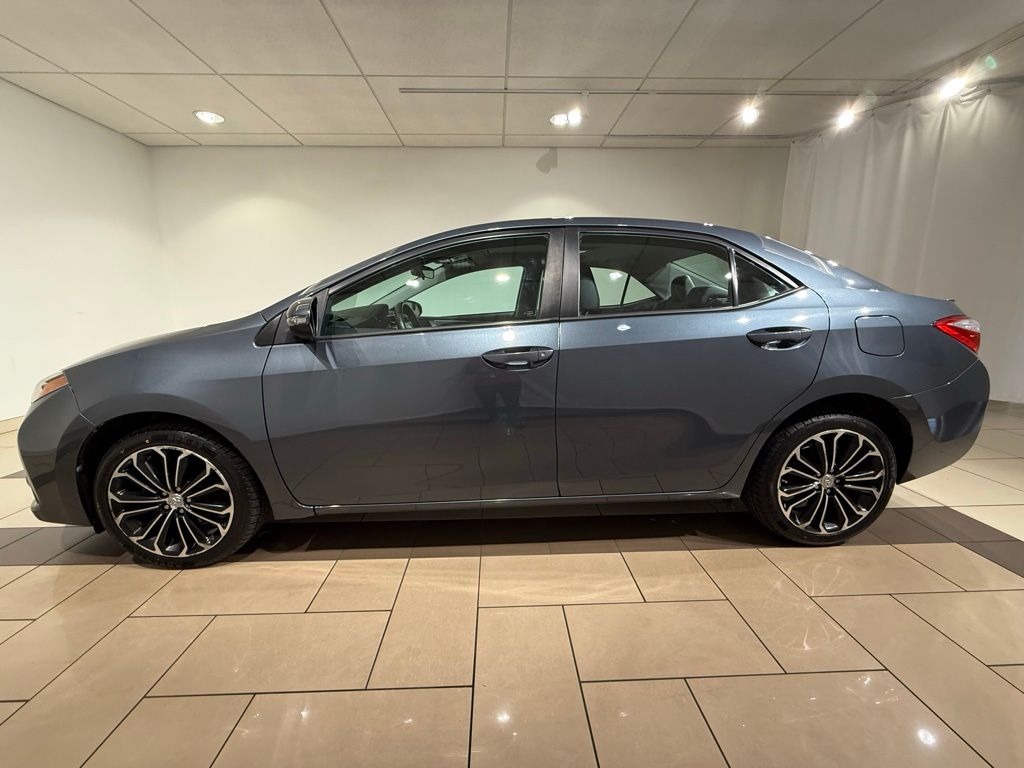 Thumbnail: 2015 Toyota Corolla - 2