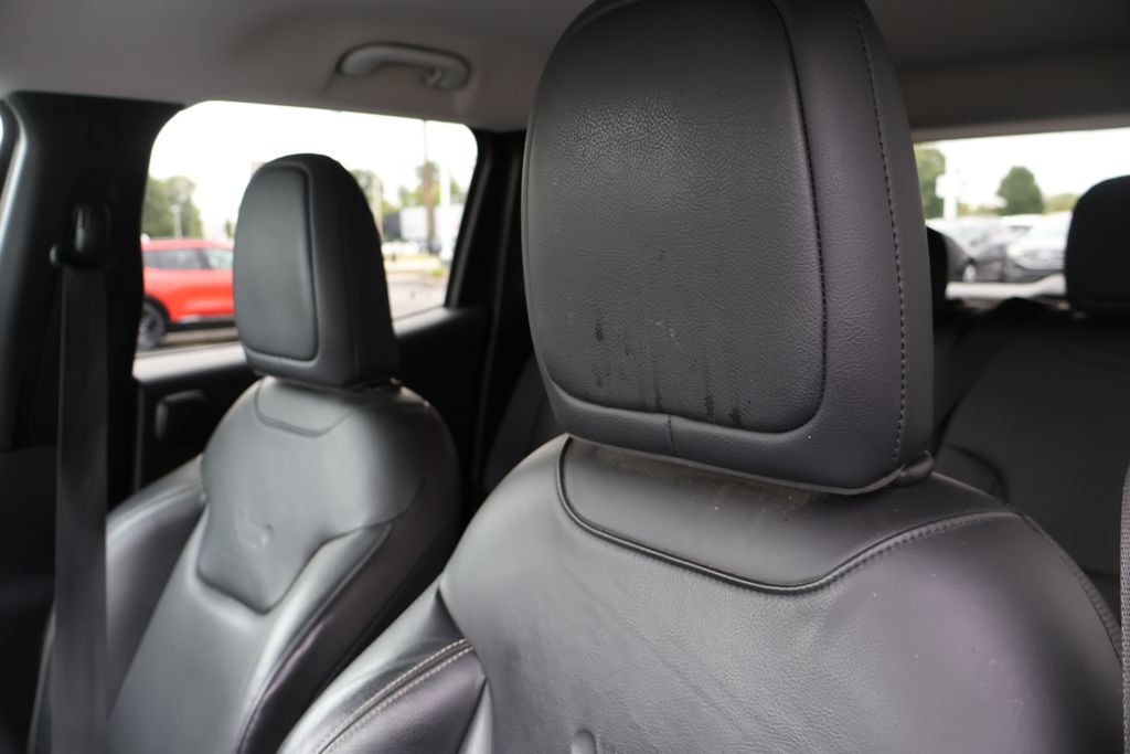 Thumbnail: 2016 Jeep Renegade - 14
