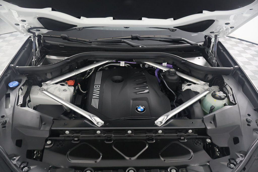 Thumbnail: 2026 BMW X5 - 9