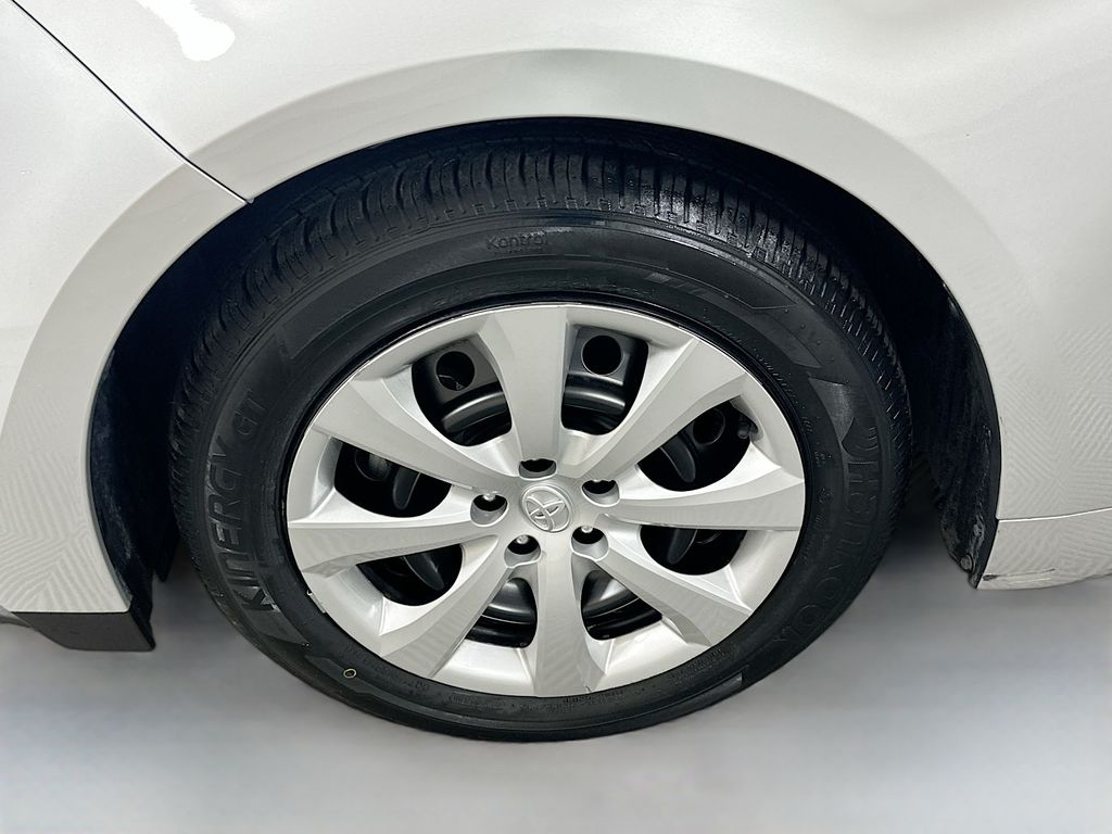 Thumbnail: 2024 Toyota Corolla - 30