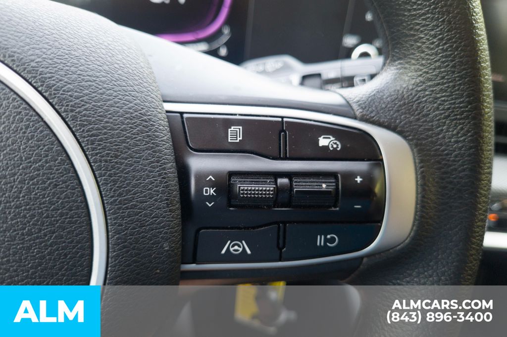 Used 2025 Silver Kia LX image 27