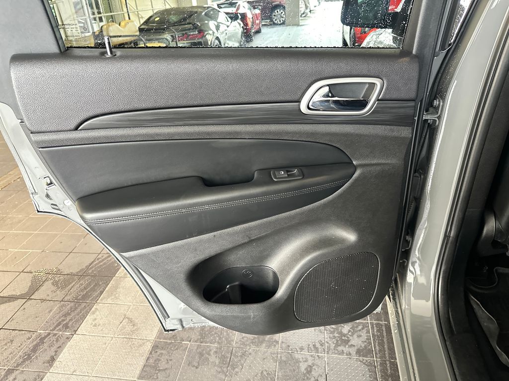 Used Car 2020 Jeep Grand Cherokee  Altitude For Sale Under $25,000 In Austin, Texas